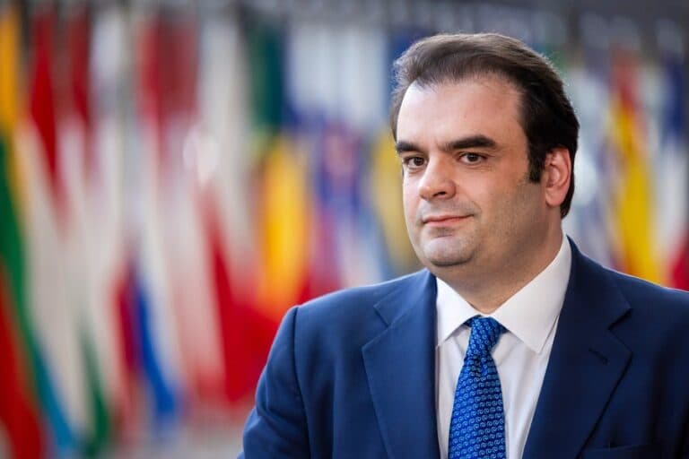 Κορυφαίες συναντήσεις «Πιερ» στο Παρίσι: Από τον Εμανουέλ Μουλέν στον Φατίχ Μπιρόλ