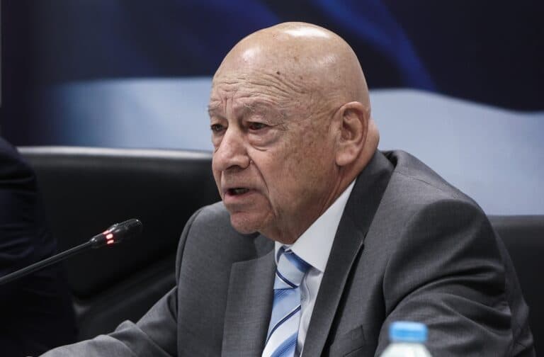 Κόβει βόλτες ο Προκοπίου στα Στενά του Ορμούζ