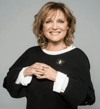 Μαρία Καβογιάννη: «Κάνοντας παρέα με ανθρώπους 30 και 40 ετών, μένω κι εγώ στην ηλικία αυτή» (η ιστορία της ζωής της δημοφιλούς ηθοποιού από το 2020)