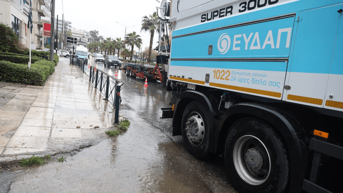 Άλιμος: «Φτάσαμε στο σημείο να φυλάμε το καπάκι» – «Σουρεαλιστικές» δηλώσεις του δημάρχου