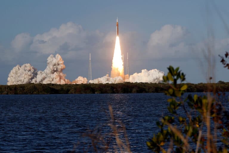 Ιστορική Εκτόξευση του Artemis II της NASA προς τη Σελήνη