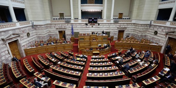 Βουλή: Mε συναίνεση ΝΔ, ΣΥΡΙΖΑ, ΚΙΝΑΛ ψηφίστηκαν οι μικροχρηματοδοτήσεις