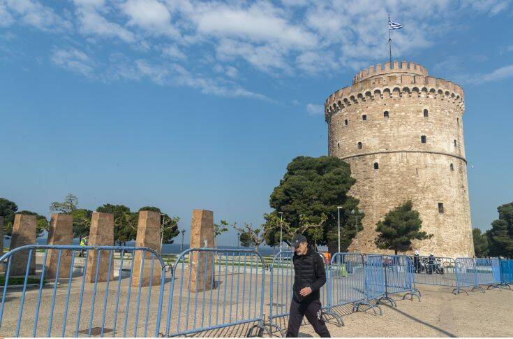 leykos pyrgos adeia paralia me kagkela