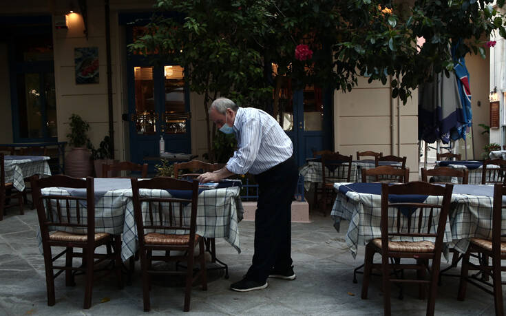 Μάσκα: Σε ποιες υπηρεσίες και καταστήματα είναι υποχρεωτική - Πρόστιμο 150 ευρώ στους παραβάτες