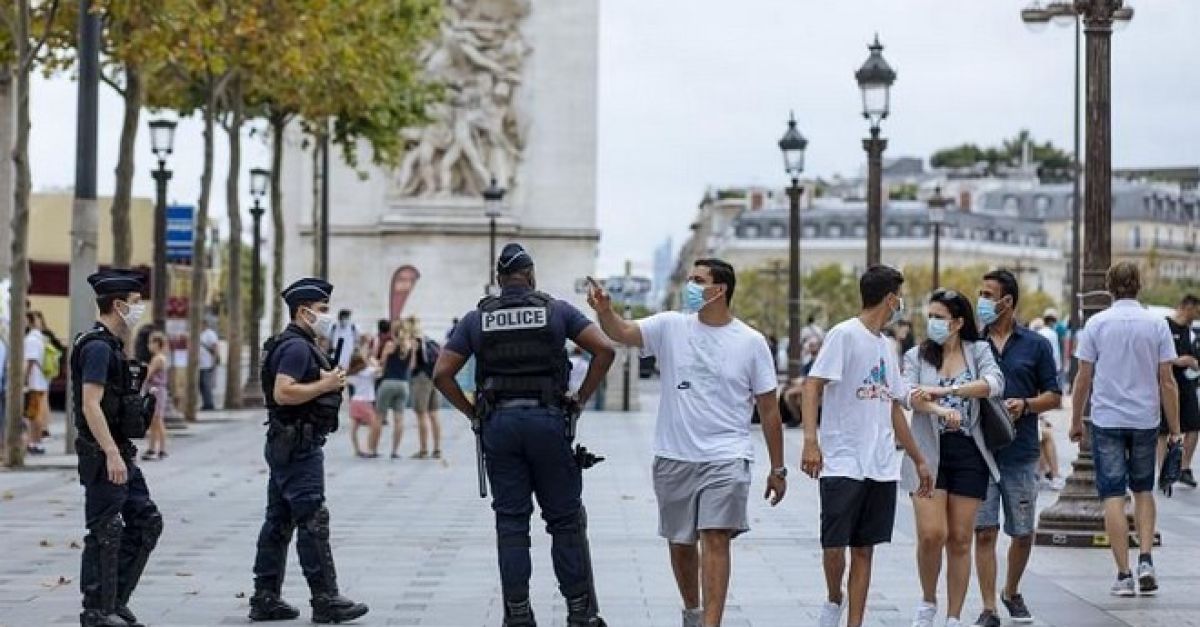 Κορονοϊός: Προς γενικευμένη χρήση μάσκας η Γαλλία