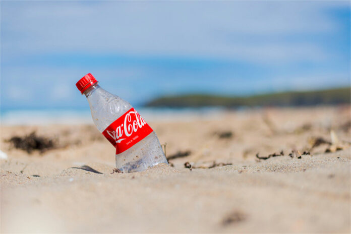 coca cola pepsi kai nestle oi chrysoi olympionikes stin molynsi apo plastiko mpoykali coca cola se paralia