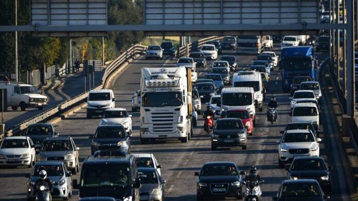 Την παράταση της πληρωμής των τελών κυκλοφορίας ανακοίνωσαν τα υπουργεία Οικονομικών και Εργασίας.