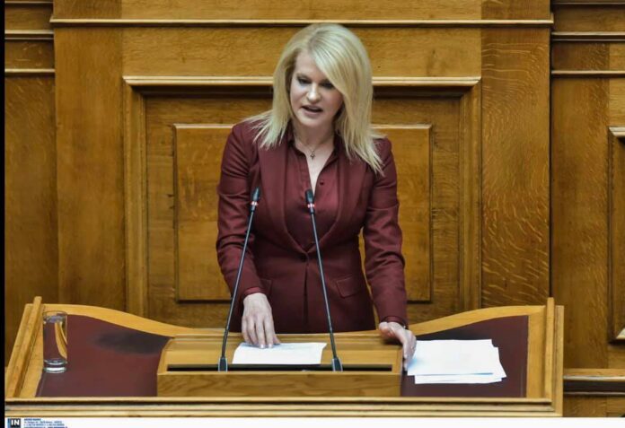 Θεοδώρα Τζάκρη