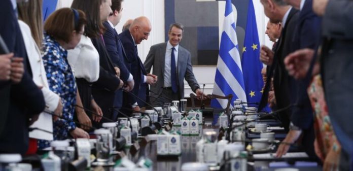mitsotakis-ipourgiko-768x372