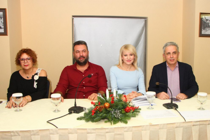 Screenshot 2024-12-09 at 13-56-18 Κίνημα Δημοκρατίας Παρουσία Θεοδώρας Τζάκρη η πρώτη συνάντηση της Ομάδας στην Καλαμάτα - ΕΦΗΜΕΡΙΔΑ ΘΑΡΡΟΣ