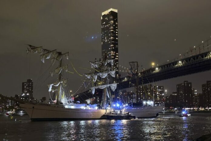 brooklyn_gefyra_ploio_istioforo_sygkrousi-768x512.jpg