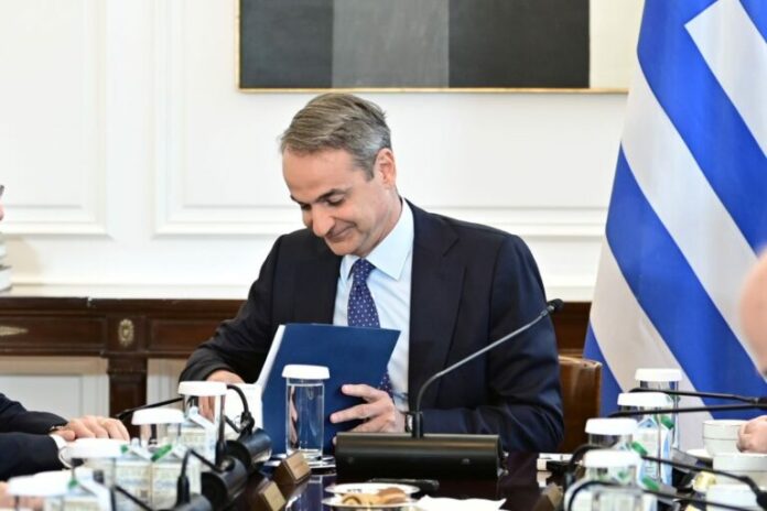 mitsotakis_ypoyrgiko-768x512.jpg