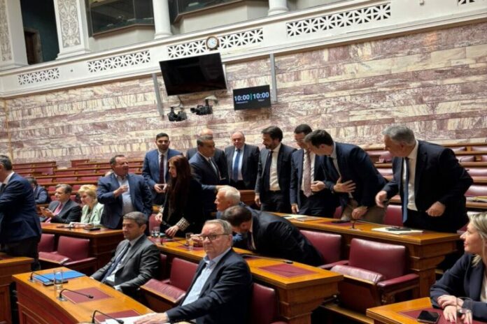 vouli3-1-1-768x512.jpeg