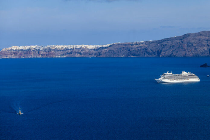 Santorini-1-768x512.jpg