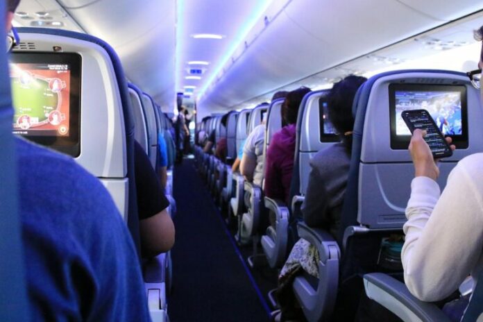 airplane1-768x512.jpg