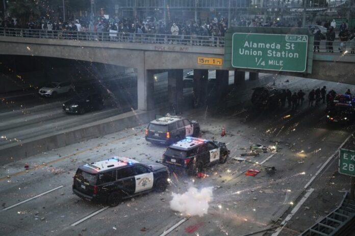 los_angeles_epeisodia_diadiloseis_05-768x512.jpg