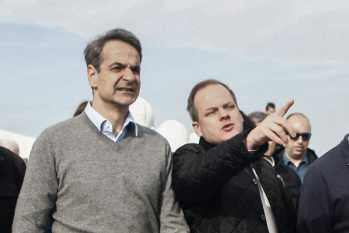 mitsotakis-karamanlis-proanakritiki-gia-tempi-768x512.jpg