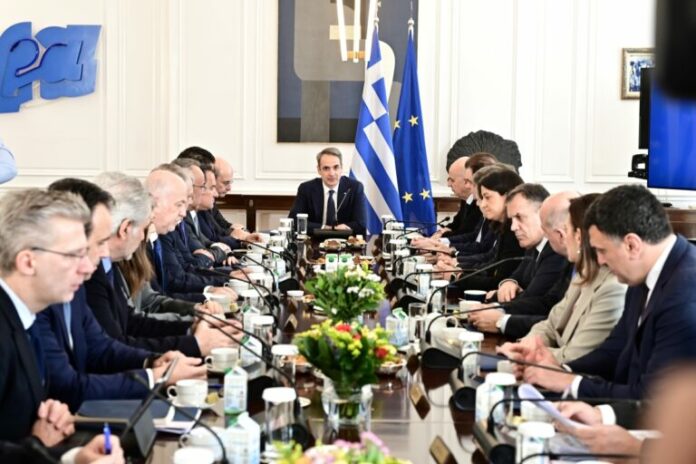 mitsotakis_ypoyrgiko-768x512.jpg
