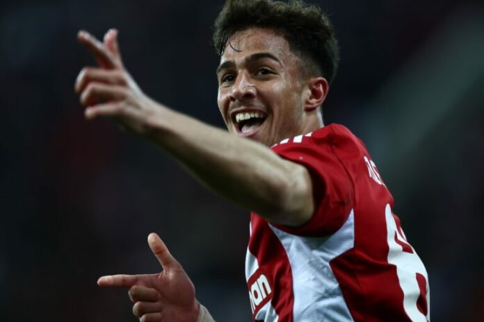 olympiacos_charalampos_kostoulas_podosfairo-768x512.jpg