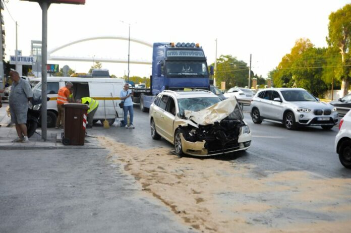 taxi-poseidonos-768x510.jpg