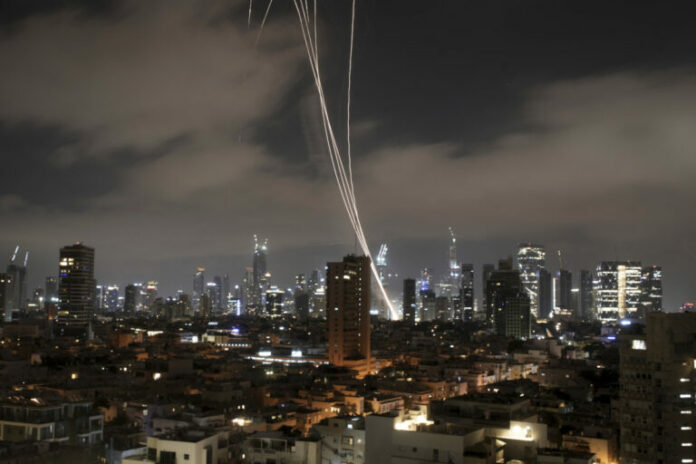 tel-aviv-israil-epithesi-apo-iran-1-768x512.jpg