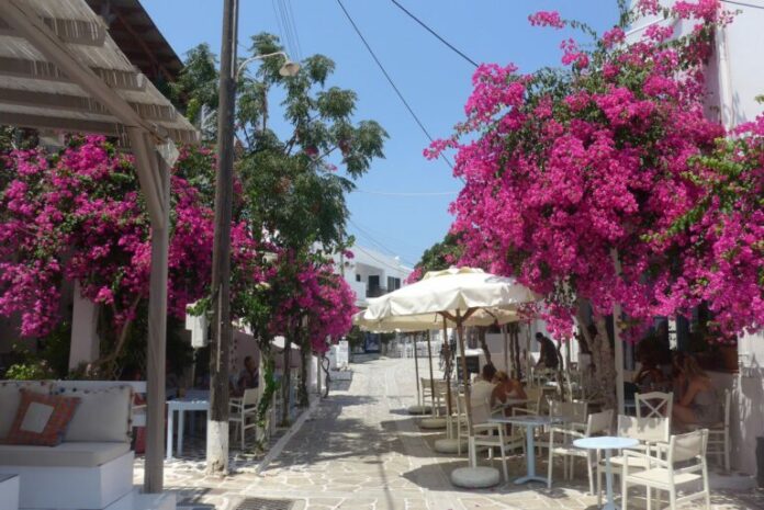 antiparos1-768x513.jpg