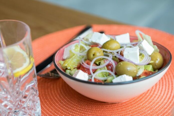 horiatiki_salata-768x512.jpg