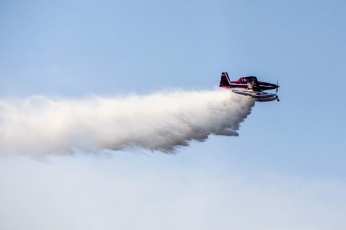 pirosbestiko-aeroplano-768x512.jpg
