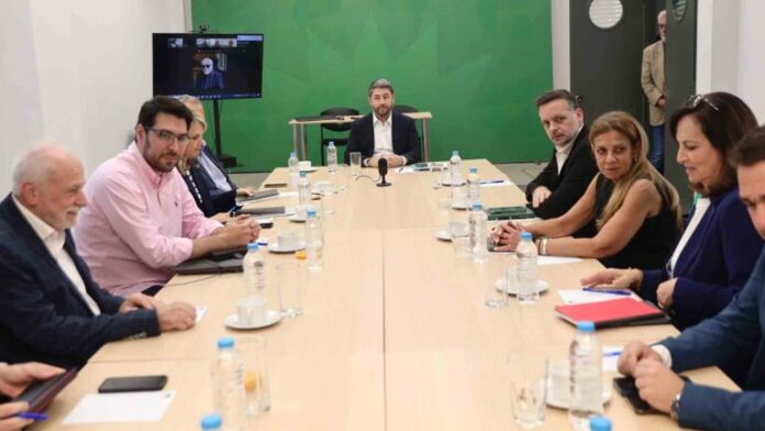 politiko-kentro-pasok-768x432.jpg