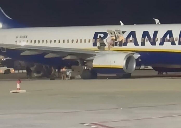 ryanair_aeroplano_aeroskafos-768x544.jpg