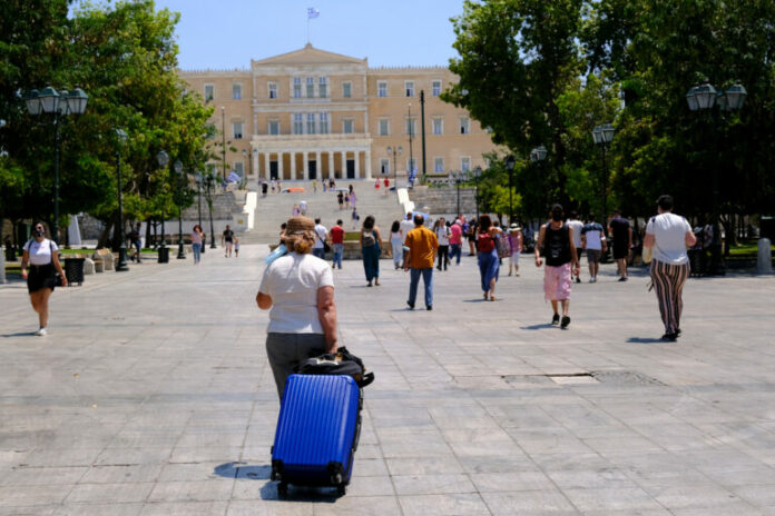 touristes-syntagma-1-768x512.jpg