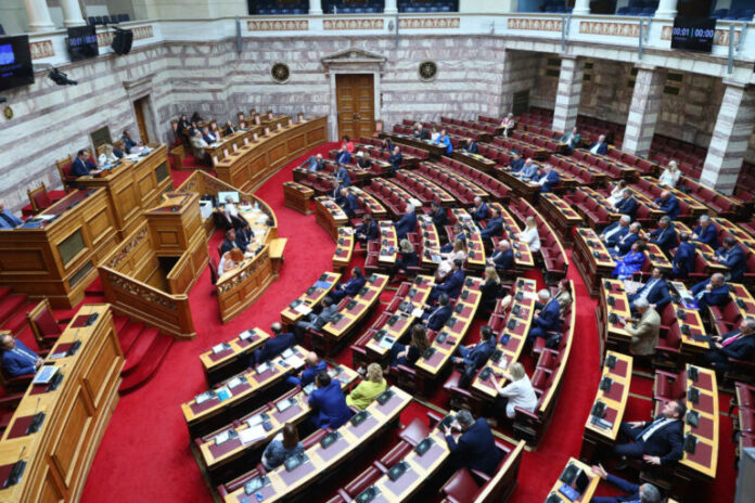 vouli-psifoforia-kostas-karamanlis-768x512.jpg