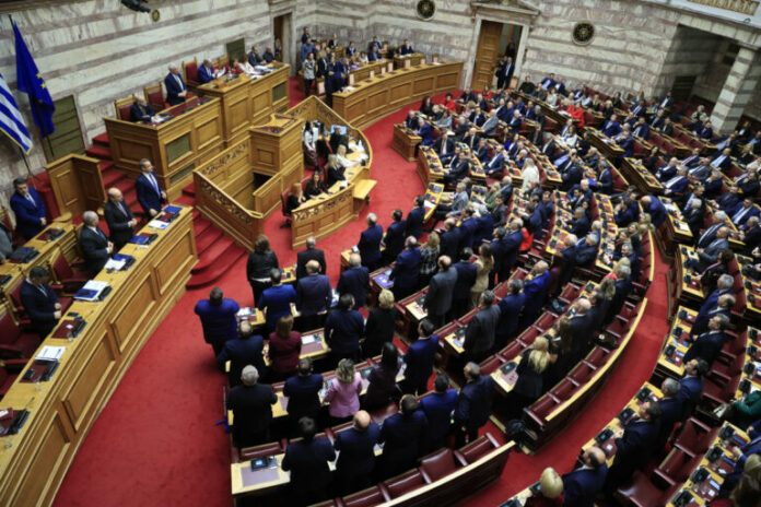 vouli-synedriasi-768x512.jpg