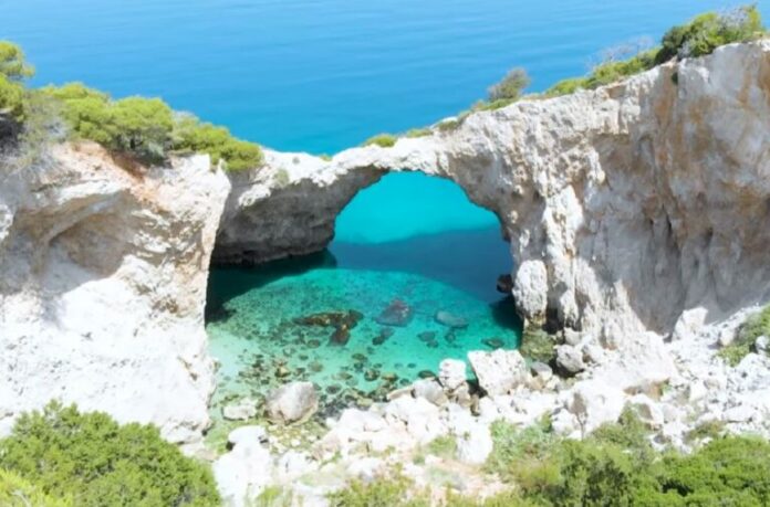 paralia-768x506.jpg