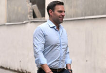 Κασσελάκης κατά Μπέου: Να χαίρονται στη ΝΔ τον ψηφοφόρο τους