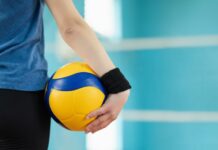 Λαύριο: Χειροπέδες σε προπονητή γυναικείας ομάδας βόλεϊ – Κατηγορείται για ασέλγεια σε ανήλικη