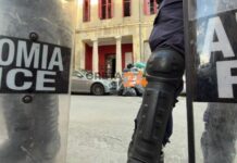 Έφοδος της ΕΛ.ΑΣ. στην κατάληψη του «Ευαγγελισμού» στο Ηράκλειο