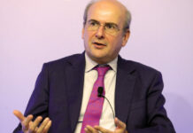 Ορατός ο κίνδυνος αναστολής των επιδοτήσεων, παραδέχθηκε ο Χατζηδάκης