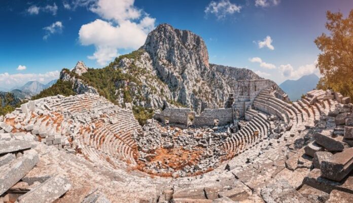 megasalexandros-768x442.jpg