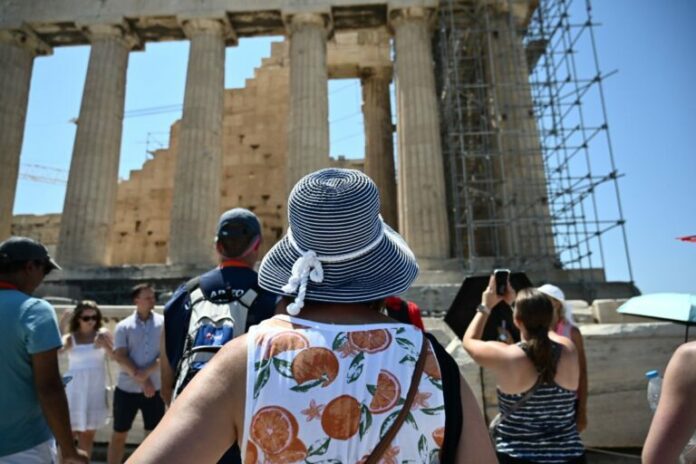 touristes-768x512.jpg