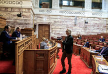 Βουλή: Προς αναβολή η συνεδρίαση των Επιτροπών για το κλείσιμο των ΕΛΤΑ, αν παραιτηθεί ο Γ. Σκλήκας