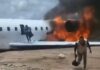 Κυβερνητικό αεροσκάφος στο Κονγκό αρπάζει φωτιά στην προσγείωση – Δραματικά βίντεο
