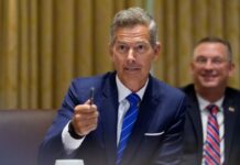 ΗΠΑ: Απειλή αποκλεισμού του εναέριου χώρου