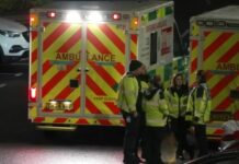 Επίθεση με μαχαίρι σε τρένο στη Βρετανία: Εννέα οι σοβαρά τραυματίες