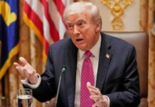 Ο Τραμπ απειλεί το BBC με αγωγή έως 5 δισ. δολάρια παρά τη συγγνώμη για παραποιημένο μοντάζ