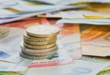 Μπαράζ πληρωμών από ΕΦΚΑ και ΔΥΠΑ – Αναλυτικά οι ημερομηνίες