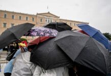 Κακοκαιρία μέχρι τη Δευτέρα: Σε τέσσερις πόλεις δεν θα σταματά να βρέχει