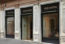 Κινηματογραφική ληστεία στη Louis Vuitton στη Ρώμη: Οι δράστες «καρφώθηκαν» στη βιτρίνα με αυτοκίνητο