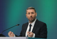 Ανδρουλάκης: Η ΝΔ έχει εξελιχθεί σε μια παρέα του Κυριάκου Μητσοτάκη