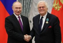 Κυνήγι μαγισσών στη Γερμανία: Απειλούν διάσημο μαέστρο γιατί βραβεύτηκε από τη Ρωσία